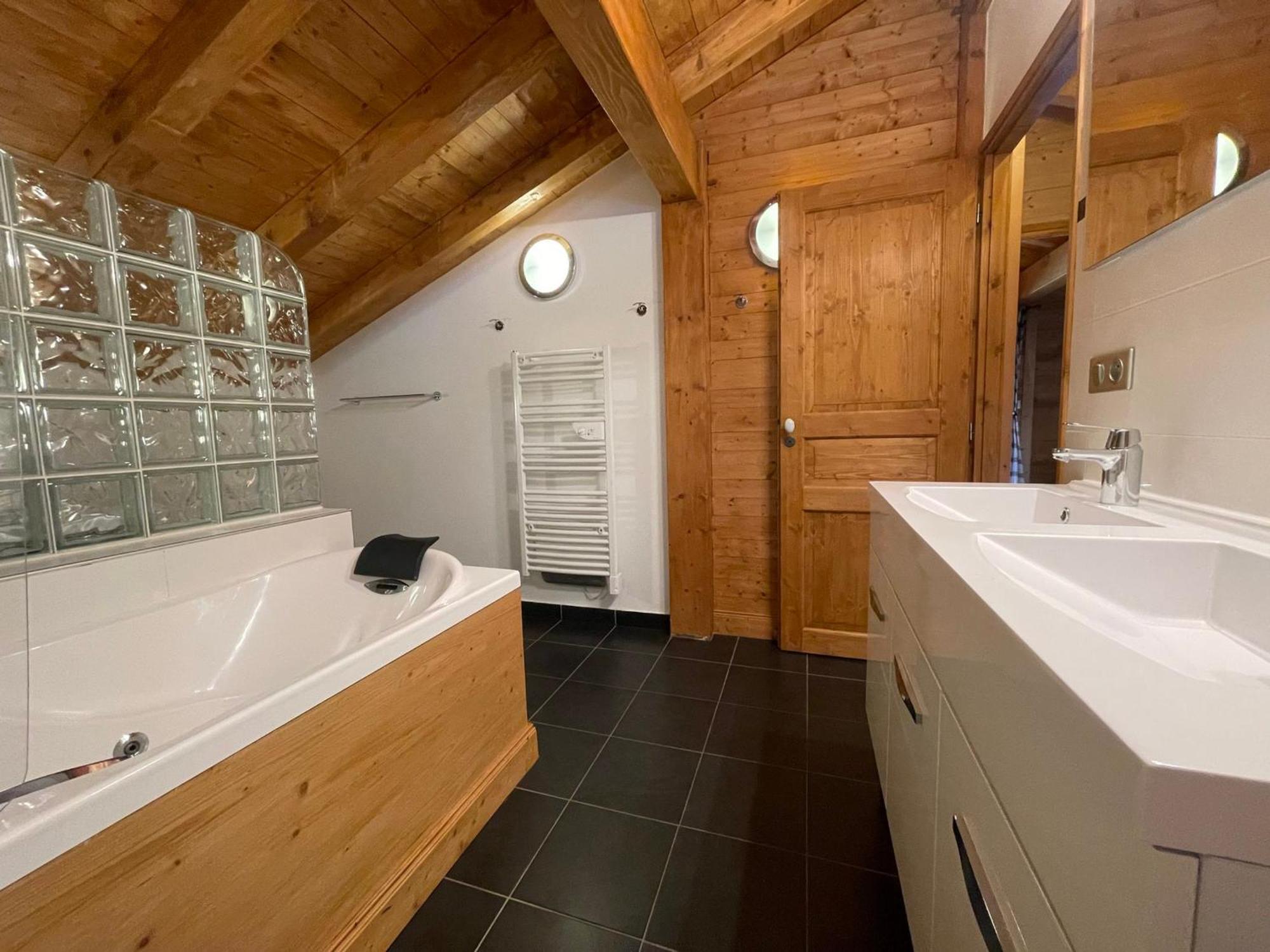 Chalet Savoyard Avec Jardin, Poele A Bois Et Wifi - Fr-1-624-11 Verchaix Exterior photo